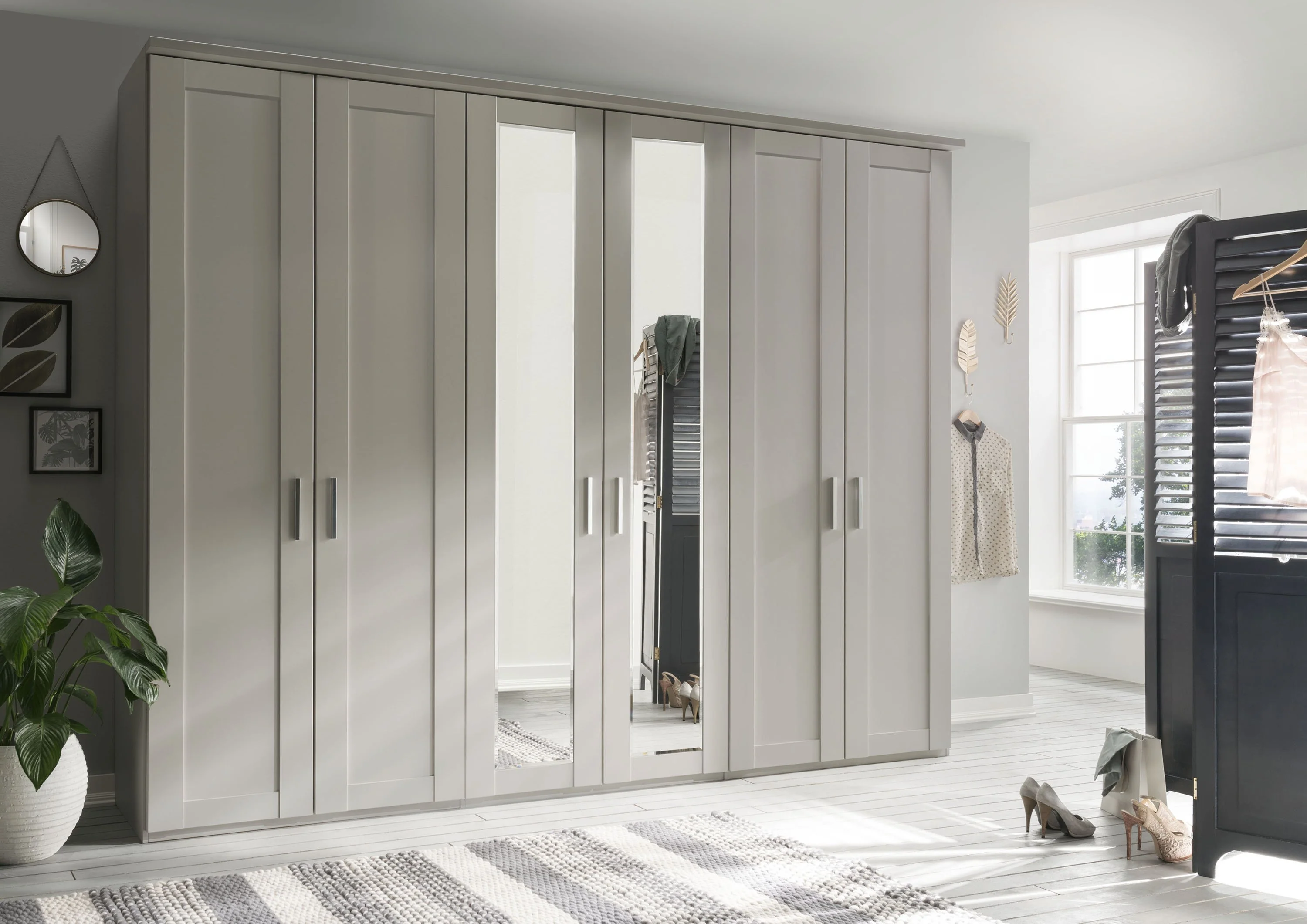 Cambridge Wiemann 3 Door Wardrobe - Image 3